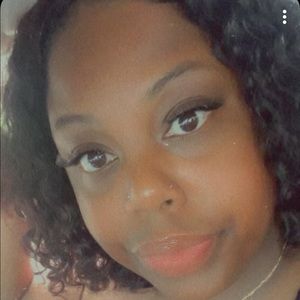 Meet your Posher, Simone